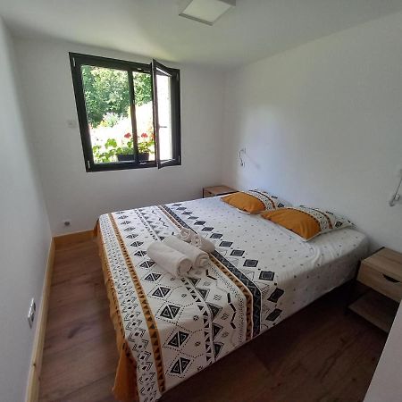 Appartement En Rez De Jardin Thenesol Exterior photo
