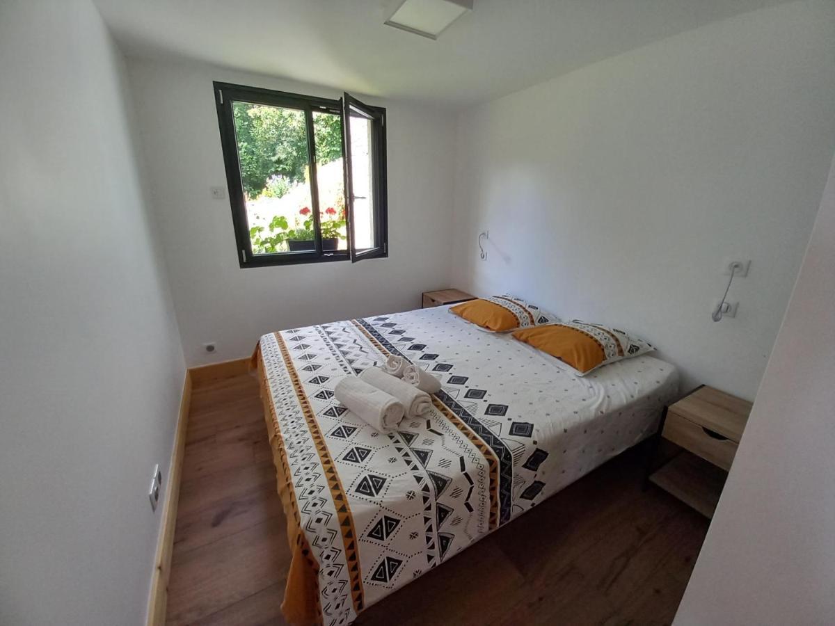 Appartement En Rez De Jardin Thenesol Exterior photo