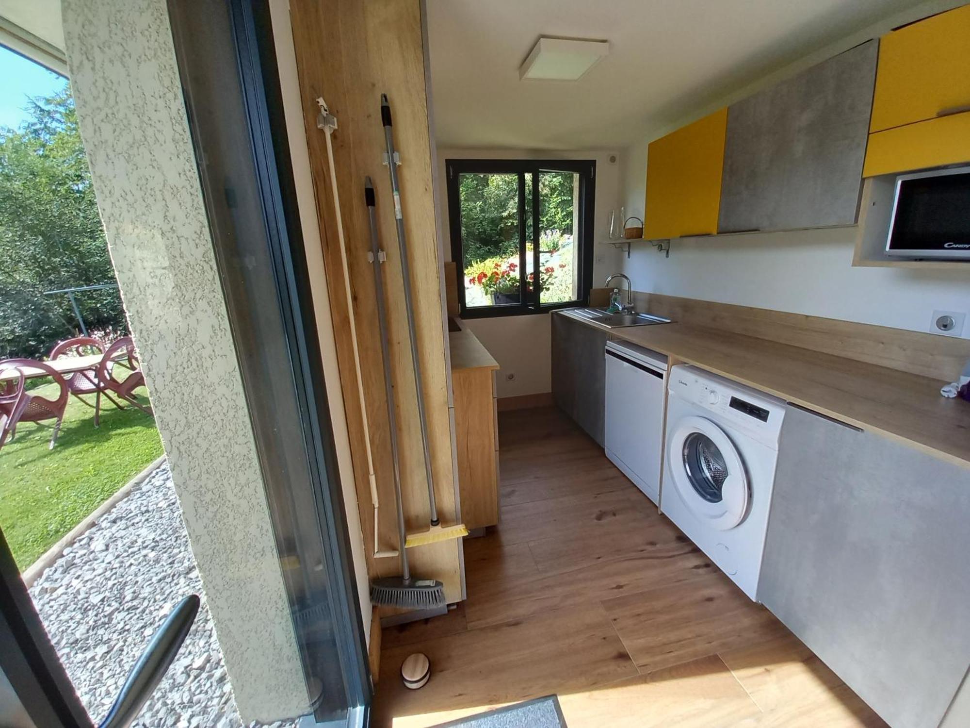 Appartement En Rez De Jardin Thenesol Exterior photo
