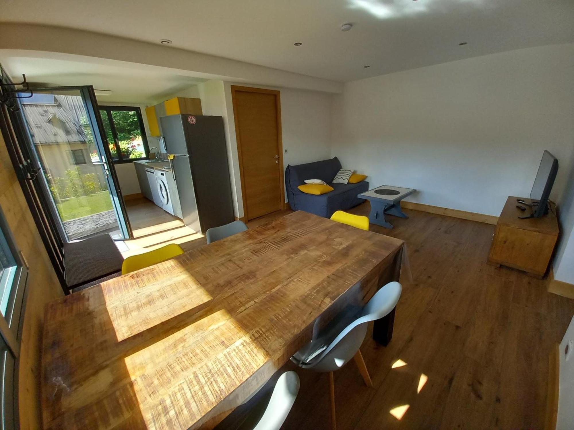 Appartement En Rez De Jardin Thenesol Exterior photo
